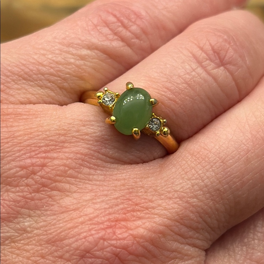 Vintage Avon Gold and Green Stone Ring